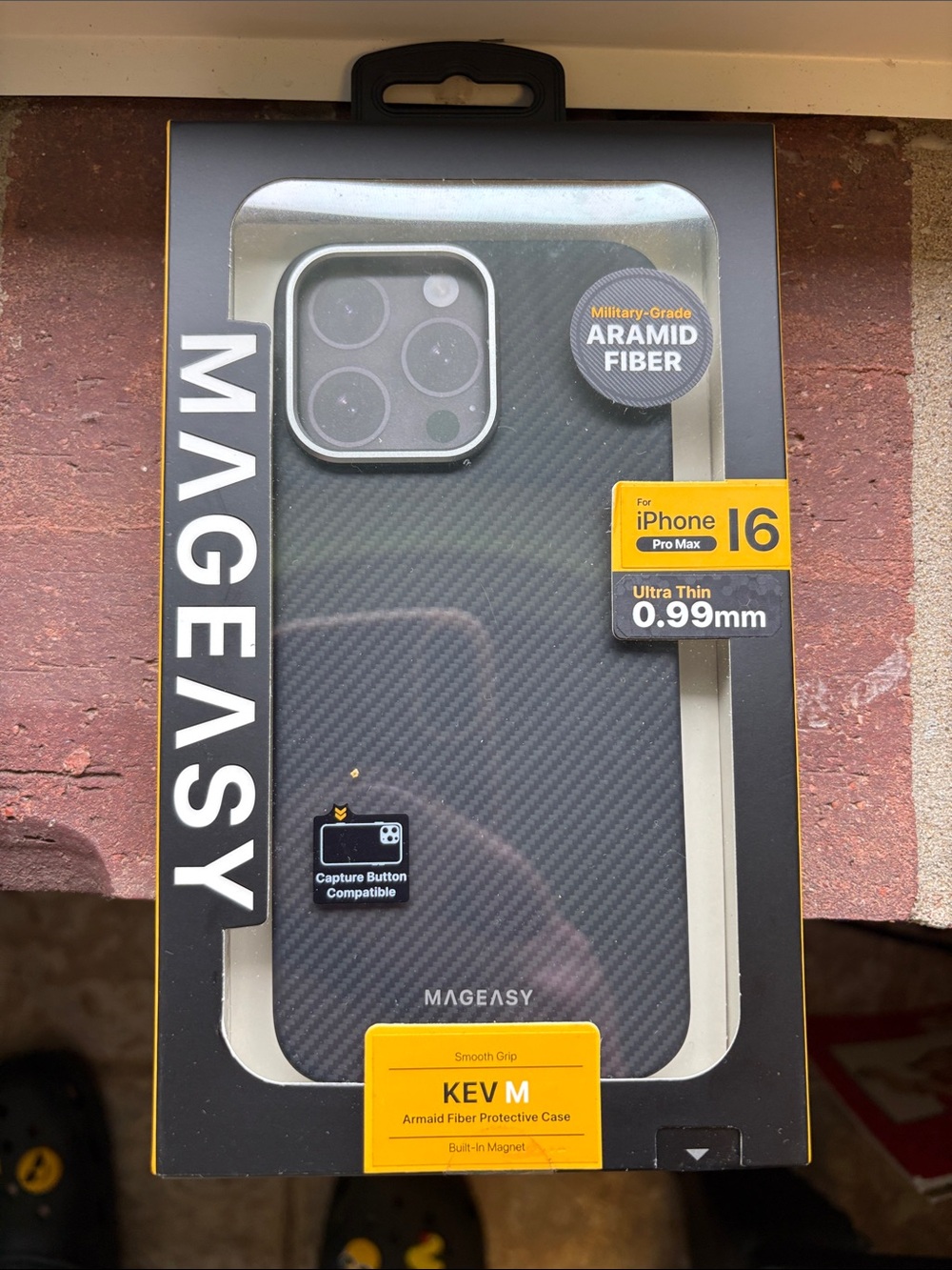 MAGEASY Kev M Aramid Fiber iPhone 16 Pro Max Case - Carbon Black